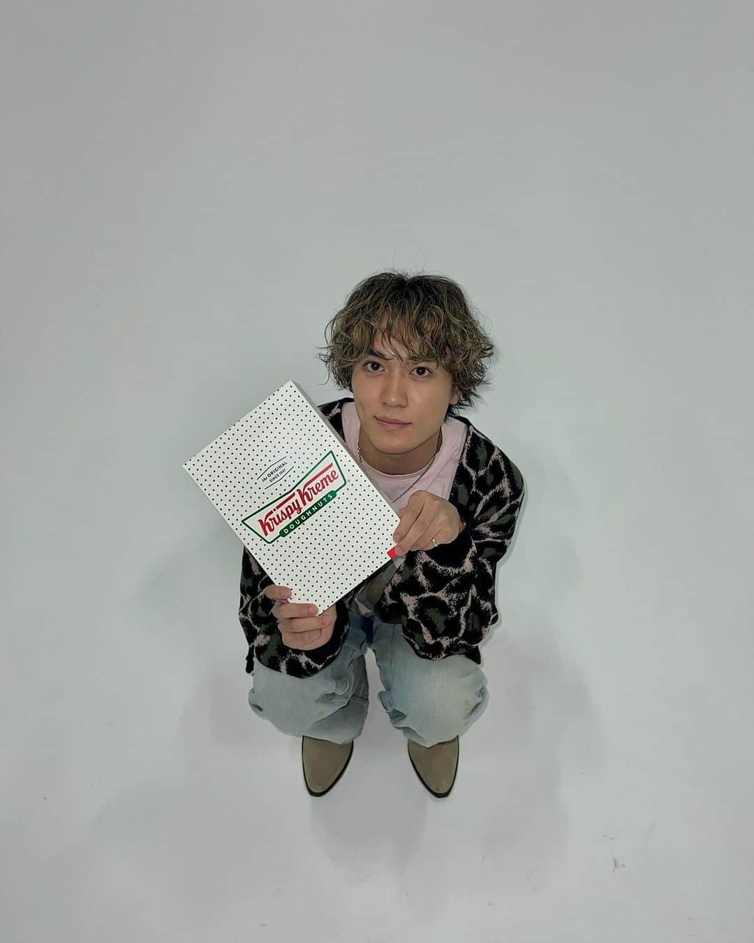 砂田将宏のインスタグラム：「Hello May🍩」