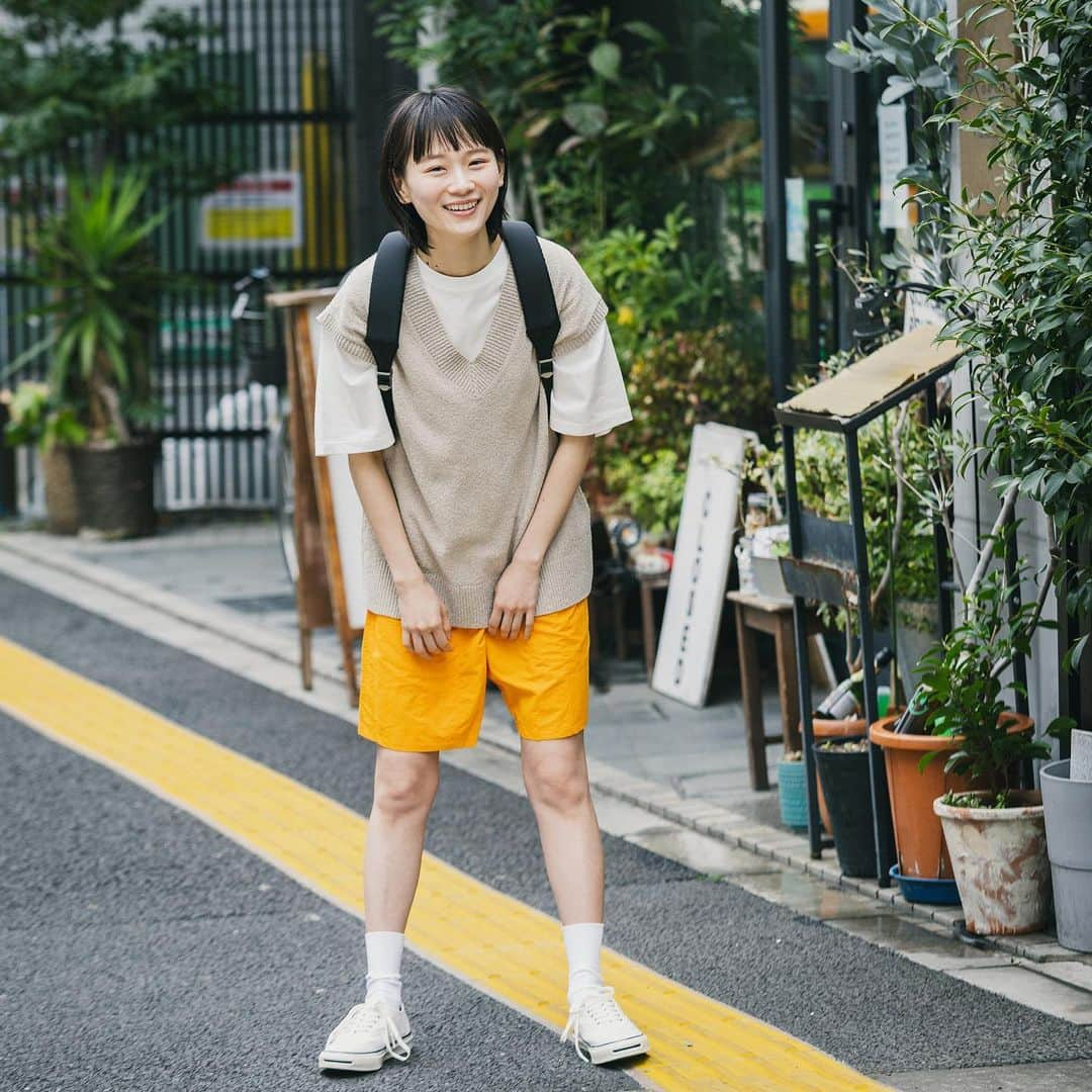 merさんのインスタグラム写真 - (merInstagram)「＼5月特集／ 機能的なおしゃれ服ではじめる夏支度🌿  5月に突入し、少しずつ暑さを感じる日が増えてきましたね☀️  今月の特集では、リネンや接触冷感Tシャツなど、初夏の季節にサラッと涼しく着られる機能的なお洋服をご紹介🤍⸝⋆  機能性とおしゃれを両立した優秀アイテムをまとって、快適に初夏を過ごしましょう🫧  詳しくはmerwebやストーリーのハイライトをチェック☑︎」5月1日 20時37分 - merweb_official