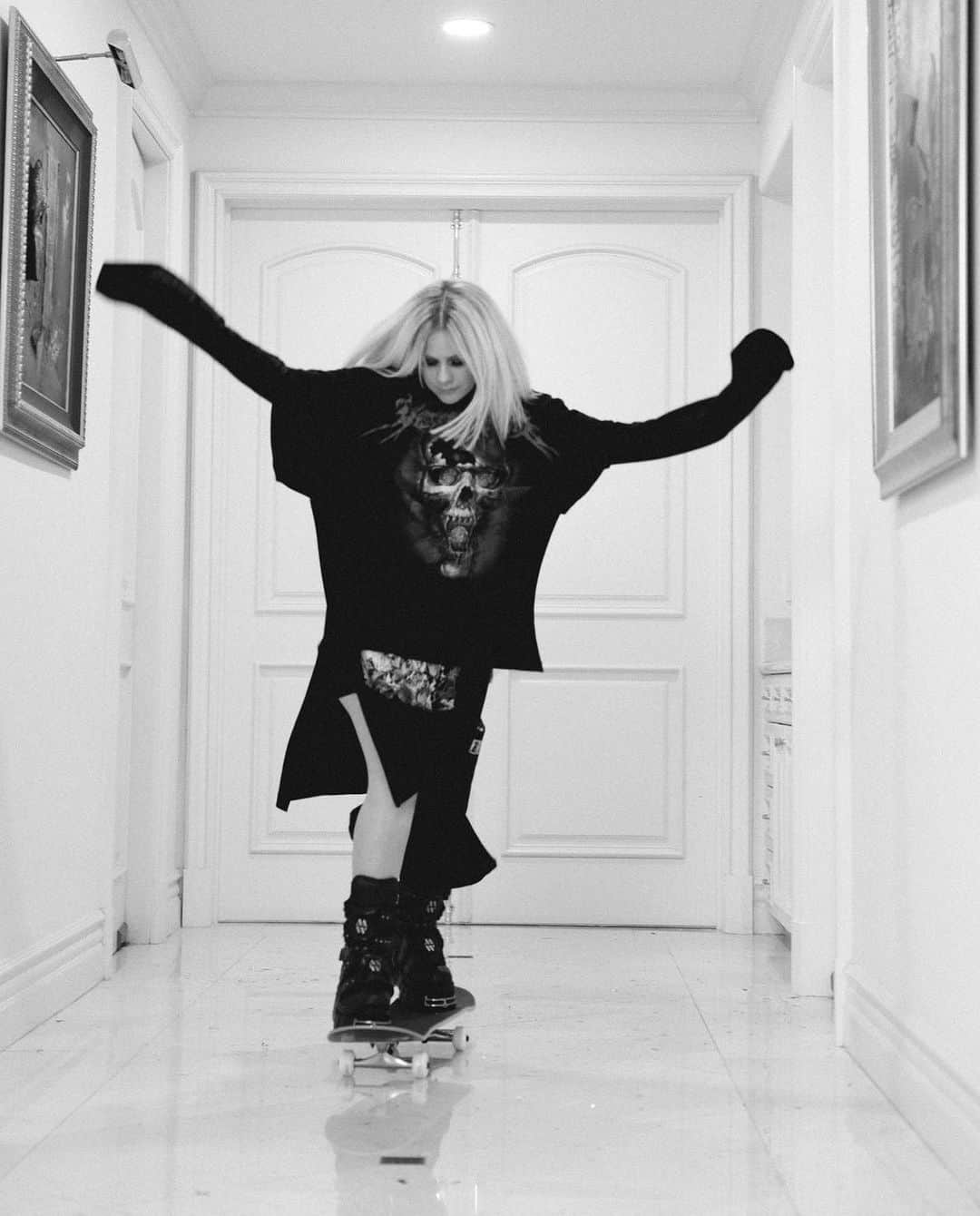 AYINさんのインスタグラム写真 - (AYINInstagram)「・ ・ ・ ・ ・ @avrillavigne  @vetements_official  ・ ・ ・ ・ ・ #vetements #ayin_japan #avrillavigne」5月1日 21時15分 - ayin_japan