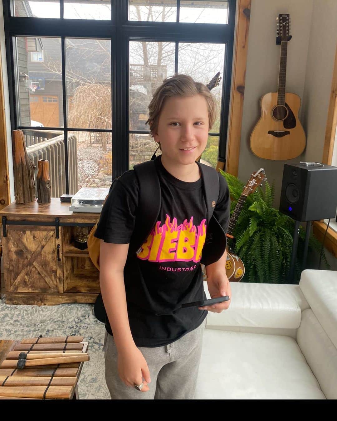 ジャクソン・ビーバーのインスタグラム：「Bad hair Monday’s 💇‍♂️」