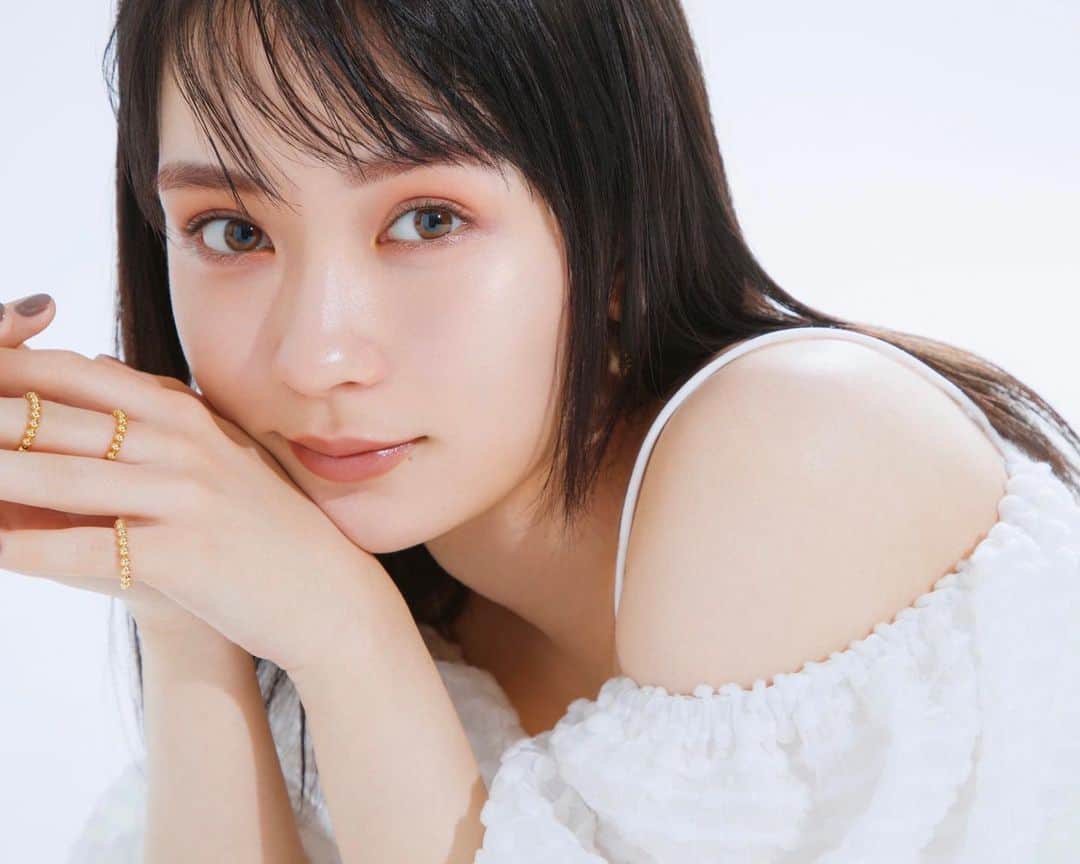 菊地泰久のインスタグラム：「@mei_hata_official  @vocemagazine  @sayoko_yoshizaki  @uraara126  @yasuhisa_kikuchi   #畑芽育 #voce #菊地泰久 #yasuhisakikuchi #beauty #makeup #fashion #portrait #jewelry #gravure #shooting #photography #photographer #model #studio」