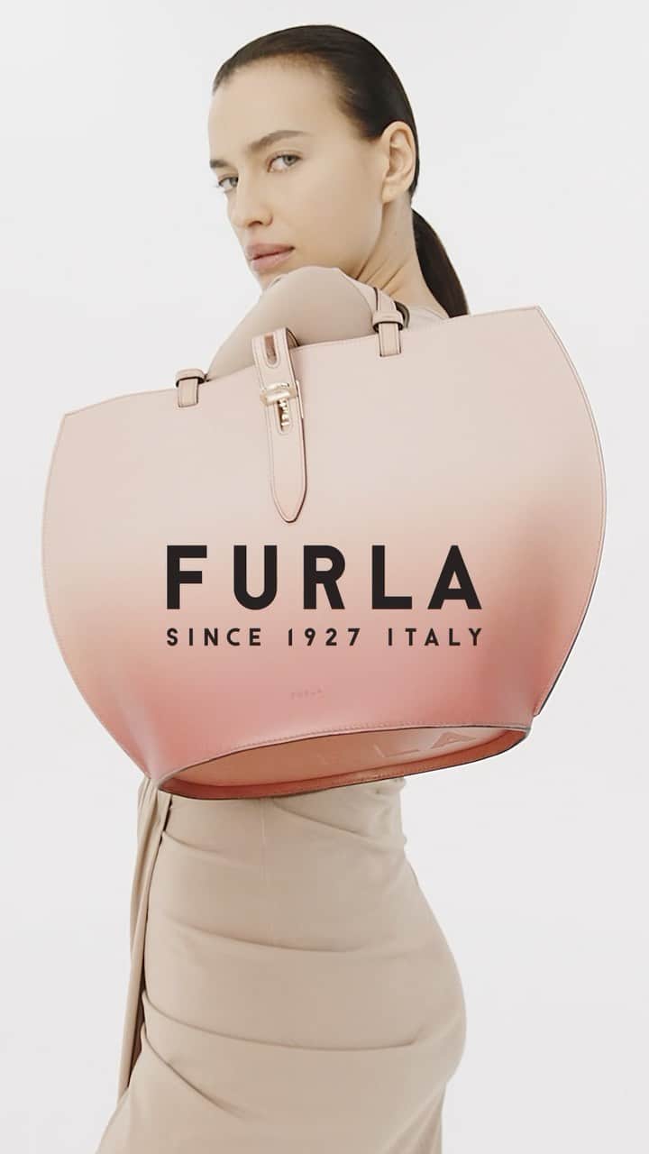 フルラのインスタグラム：「Introducing #FurlaColors, the new Furla PreFall 23 campaign starring @irinashayk. Elegance, dynamism and color blend with the unmistakable Italian craftsmanship.   #Furla  Talent: Irina Shayk (@irinashayk) Photographer: Koto Bolofo (@kotobolofo) Art Direction and graphic design by Roberto Da Pozzo (@roberto_da_pozzo) Film Director: Koto Bolofo / Paolo Zambaldi (@kotobolofo / @paolozambaldi) Styling by: Carola Bianchi (@carolabianchi1) Glam by:  Make up Artist: Miciko Ikeda (@michikoikeda) Hair Stylist: Alessandro Squarza (@scoobyhair) Music by @mentrixmusic」