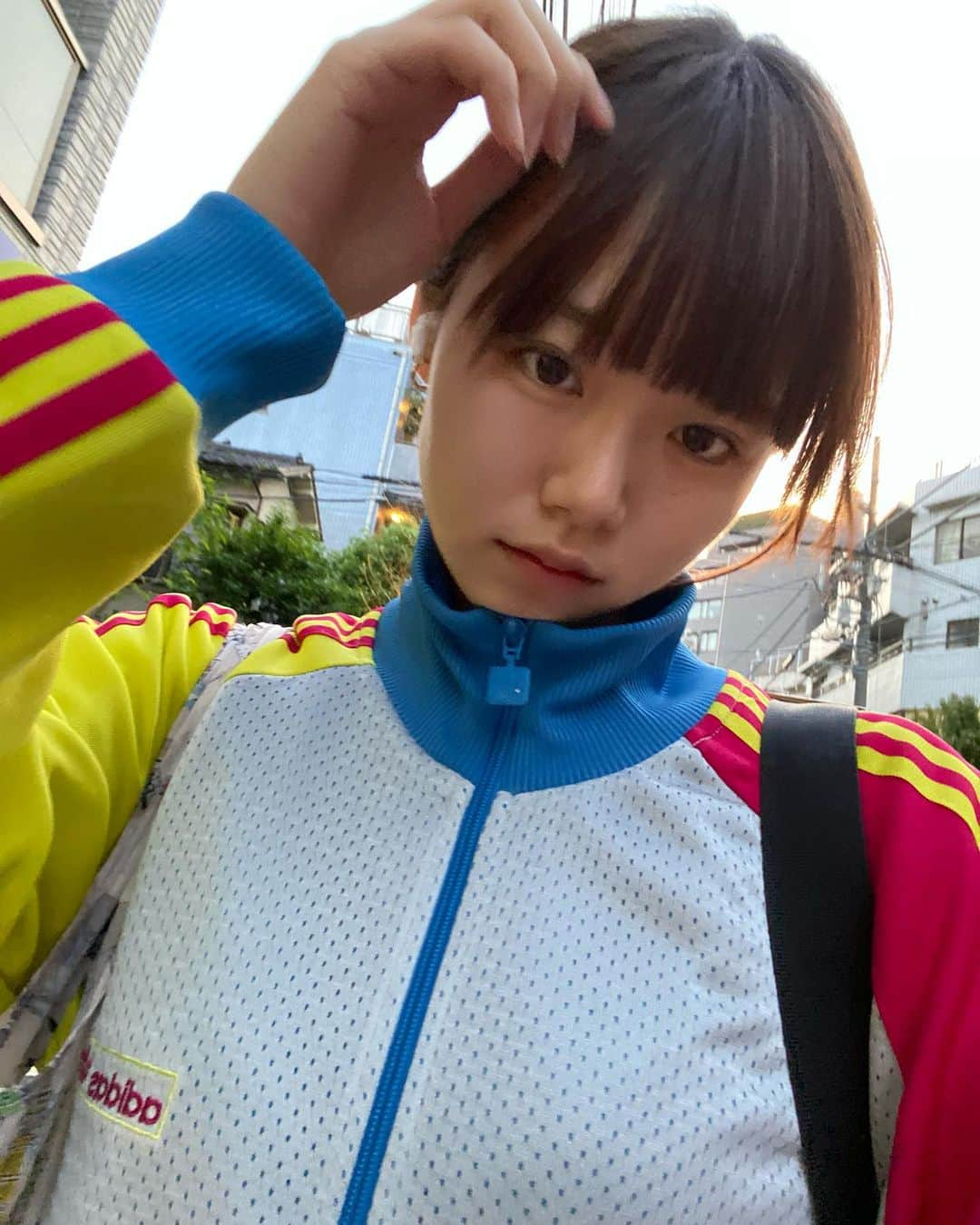 前田鮎花さんのインスタグラム写真 - (前田鮎花Instagram)「tracktop girl復活的な？ . . . . . . . . . . . . . . . . . . . . . . #tracktopadidas #tracktopgirl #tracktop #spring #春コーデ #student #ootd #y2k #90年代ファッション #대학생 #대학생코디 #봄코디 #ㅇㅇㅌㄷ　#gal #ギャル #갸루」5月1日 21時12分 - ayuka_maeda