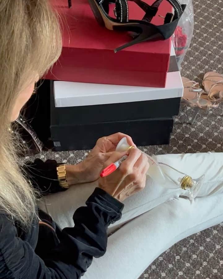 スーザン・ルッチのインスタグラム：「“Variety is the spice of life”—lots of variety in the auction!!! Signed my award-winning fragrances,  AMC treasures, designer accessories—and even some spice with selections from my HSN line of lingerie❤️❤️❤️」