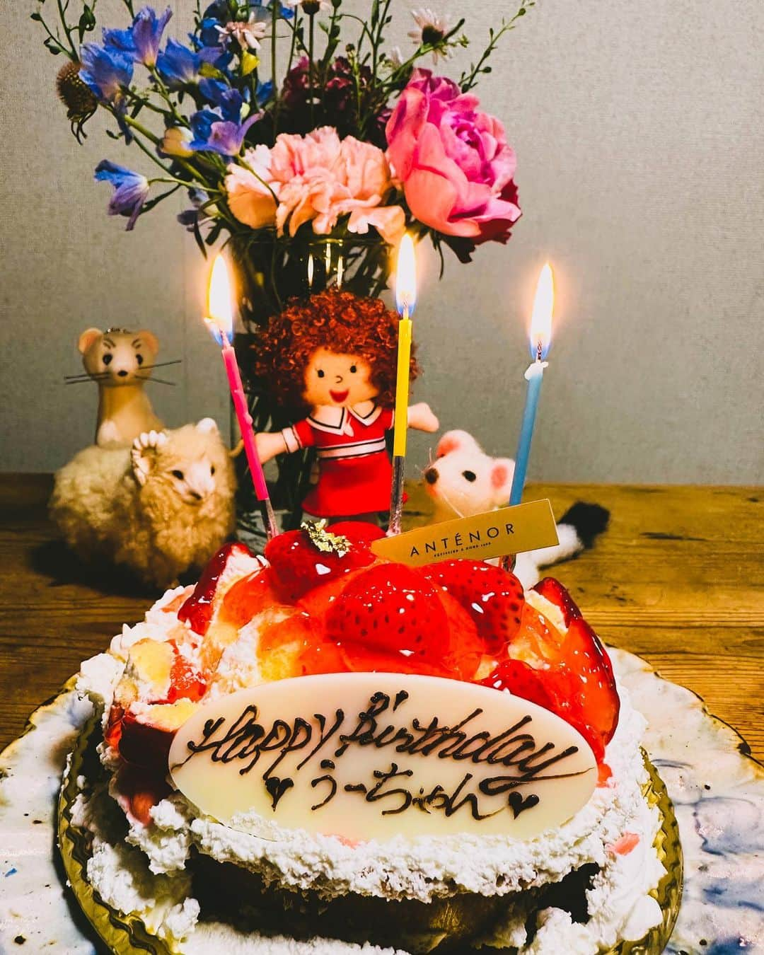 広崎うらんさんのインスタグラム写真 - (広崎うらんInstagram)「from 19th April 🎂 Big thanks for the big surprise and many birthday cakes to me😚🎂💖I was really happy during my birthday week for 🥰  4月19日のお誕生日からたくさんのお祝いとケーキをありがとうございました🎂😍❤️お仕事が佳境な現場をハシゴして誠に恐縮でしたが💦でもとても嬉しかったです❣️氷の上でお祝いしてもらうのは初めてでした😳❄️✨皆さんありがとう😚💖  #piw #princeiceworld #musicalannie #piw2023横浜 #プリンスアイスワールド #プリンスアイスワールド2023 #バースデーケーキ」5月2日 6時55分 - uranhirosaki