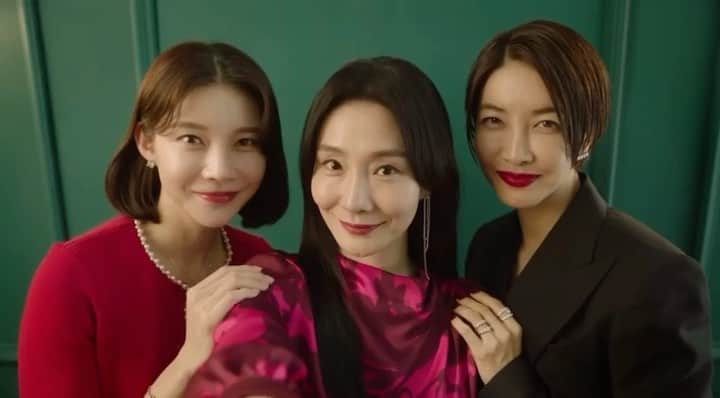イ・エルのインスタグラム：「_ 누가 그녀를 죽였을까  #행복배틀」