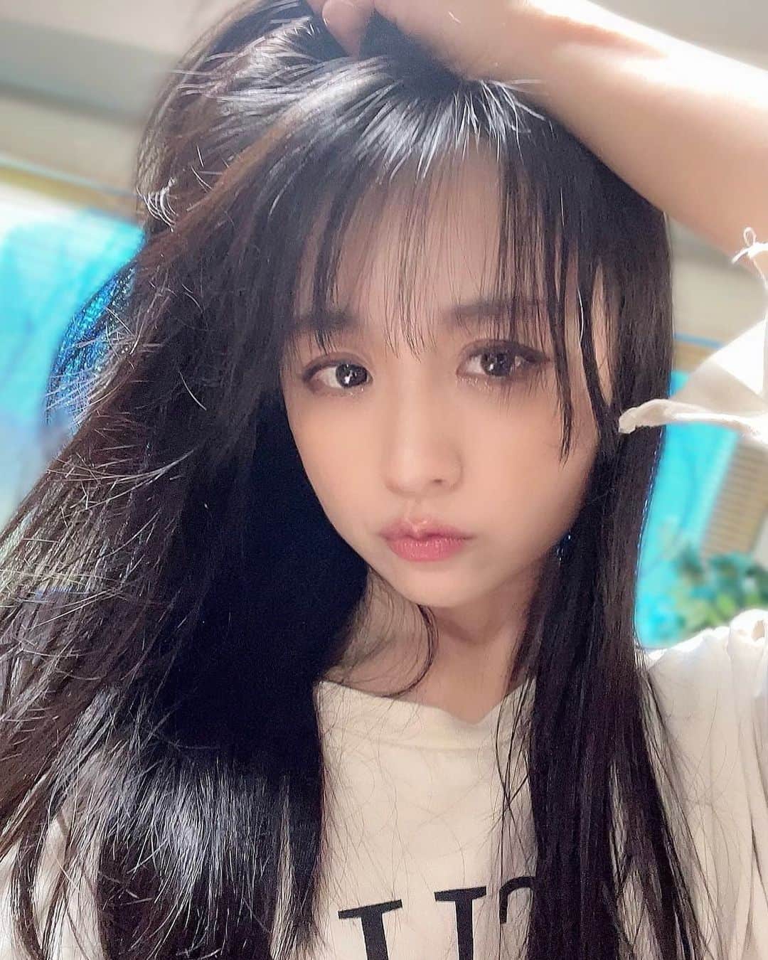 久保亜沙香のインスタグラム：「おはよう𓂃 良いお天気🌞  もう5月かぁ、、、  今月もよろしくお願いします☺︎  　　　　　　　　　　久保亜沙香」