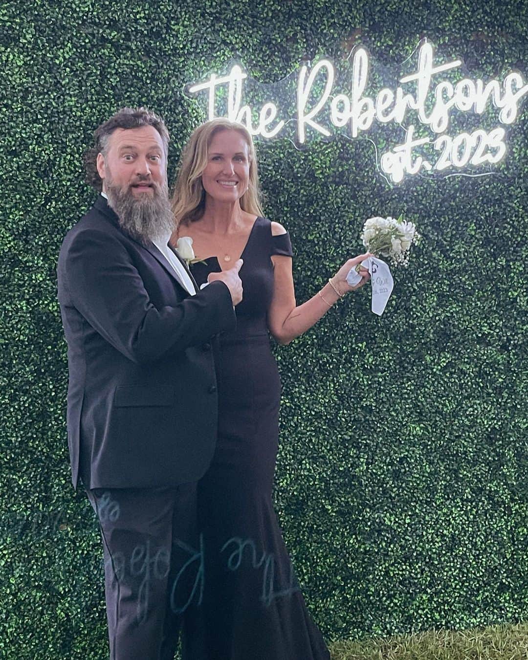 コリー・ロバートソンのインスタグラム：「Added another Robertson to the fam this past weekend and we couldn’t be happier!! There is truly nothing like having all of your favorite people together in one place to celebrate your son and his new bride 🥹🥰🙌🏼😭🤩🎉@realwilliebosshog this life together, this family…it’s everything I hoped for and more!! Such a gift!! @willr0b and @abbykayrob we love you so! #meettherobertsons23」