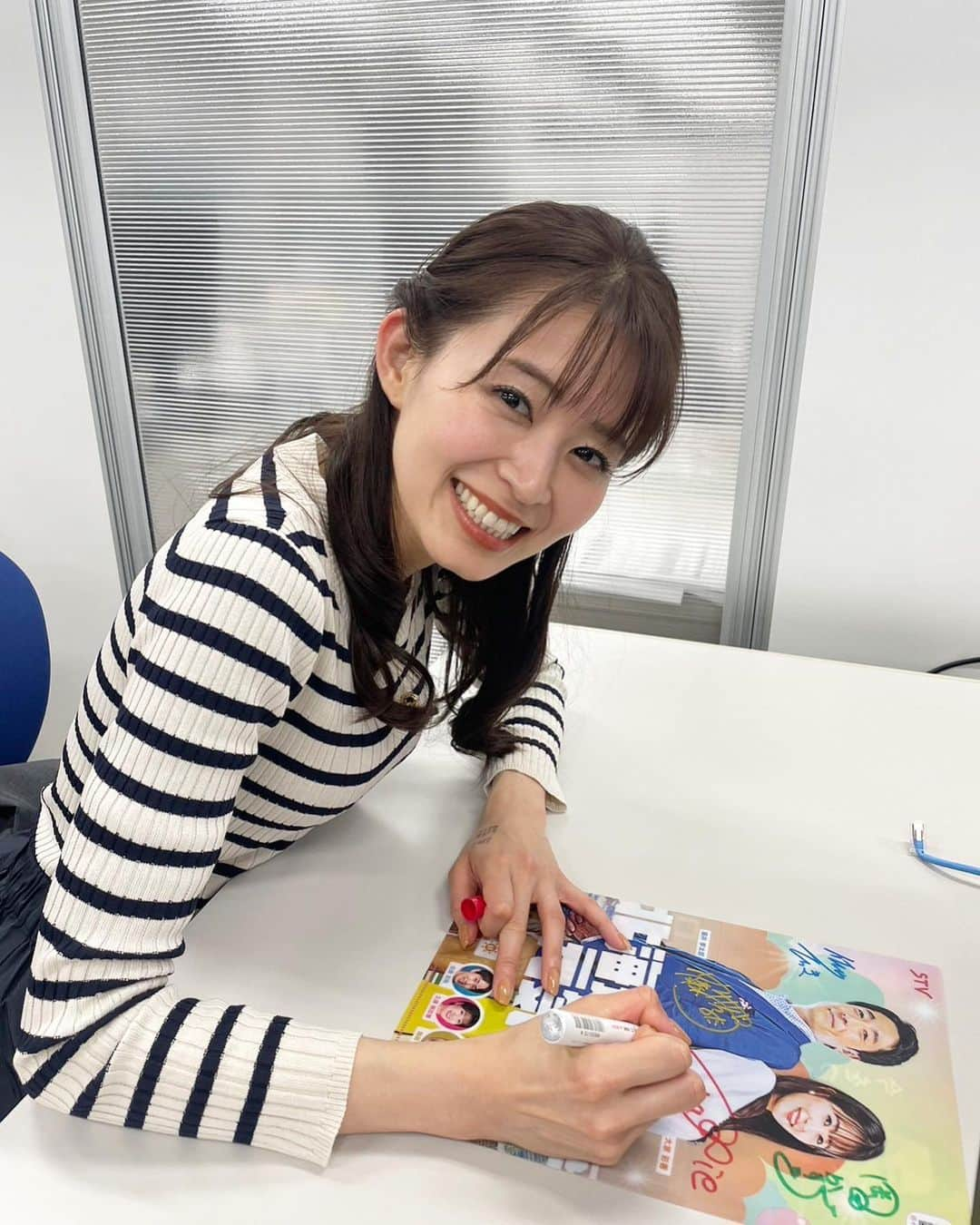 大家彩香さんのインスタグラム写真 - (大家彩香Instagram)「連日ご案内している 新球場でのイベントは、いよいよ 明日からです😊🌸  ♥️日にち:5/3から5/7の5日間 ♥️場所:新球場Fビレッジ@北広島 ♥️目的:直接みなさんに日頃の感謝をお伝えする♡ファイターズとタッグを組んで新球場の開業を盛り上げる‼︎ ♥️出演:3日のどさんこワイド朝 　　　　現場から生中継 　　9:30-11:00 イベントの魅力紹介生放送 　　12:15〜グラウンドでどさ朝ステージ （→ナニ派リサーチのスペシャル版をお送りします！ささやかですが、プレゼントも用意していますので、ぜひご参加下さい♪）  4日:1×8いこうよ！の収録で 　　ずーっと新球場♡ 　　13:45〜グラウンドでセレモニー 　　14:00〜公開ボウリング  大家は、こんな感じのイベントスケジュール予定です🌸  みなさんとお会いできることを 楽しみにしております💕💕 ぜひぜひ会場にいらして下さい♥️  #北海道 #札幌テレビ #どさんこワイド朝 #stv #女子アナ #大家彩香 #ボウリング #公開試合 #ファイターズ　とコラボ #新球場 #エスコンフィールド #65周年イベント」5月2日 7時41分 - ayaka_oie_official