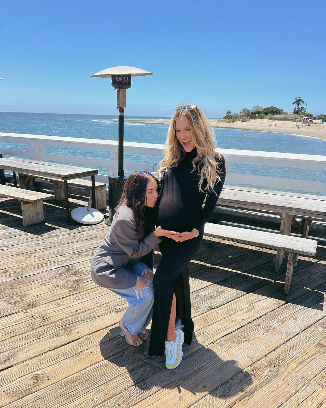 ジェナ・ジョンソンのインスタグラム：「Got to sprinkle the most beautiful mama with some baby love today!! Soooo excited for another little Chmerkovskiy boy to get here 💙」