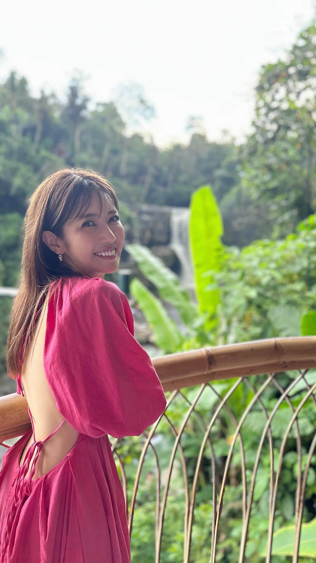 舟山久美子（くみっきー）のインスタグラム：「My fast time 🐘🤍  お誕生日当日は　@balizoo でelephant rideをしに✨  "家族と一緒に自然の中でも特別な体験をしたい！" というリクエストにましゅくんが最高な時間を考えてくれました🐘🫶🫶love🤍  ありのままの自分でこの瞬間を味わう事ができて世界一幸せだと思う🥹  結婚する前から変わらないけれど 家族がいてこそわたしが居る✨  今年も、大切なみんなと最高な一年にしていくぞー！🥰  お友達、お仕事仲間、フォロワーのみんながくれたメッセージは宝もの🫶  いつも感謝してます🥰🙏🤍🤍🤍🤍🤍  YouTubeにも詳しくUPしていくので良かったら見てね😘  #mybirthday #bali #balizoo #zoo #elefantes #familytime #family #vacation」