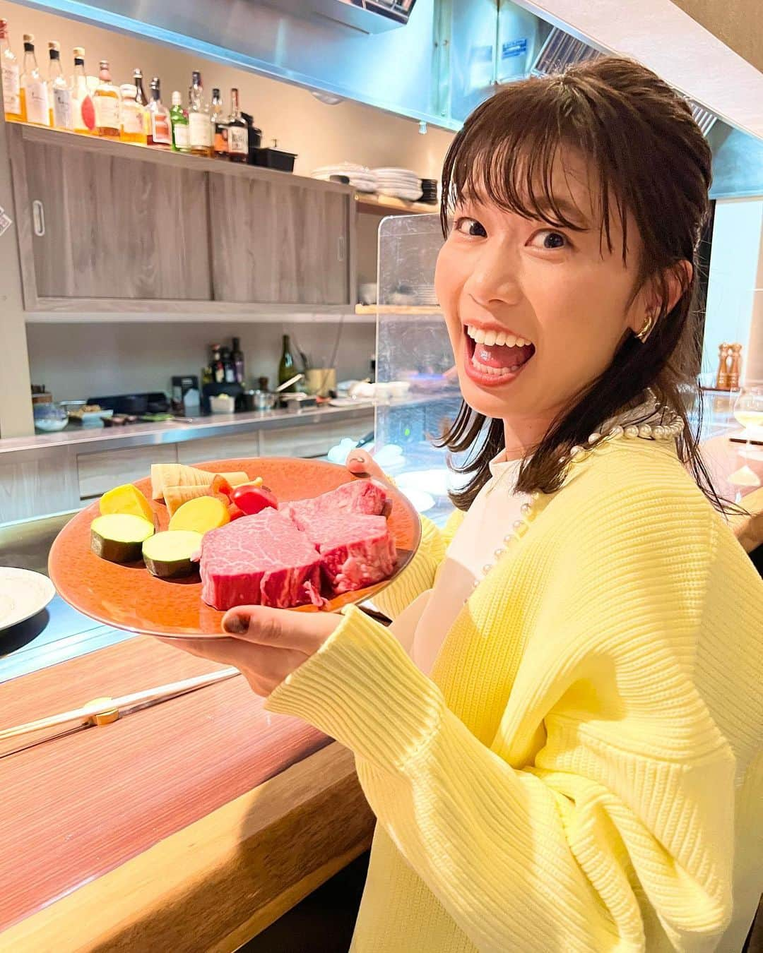 河谷麻瑚さんのインスタグラム写真 - (河谷麻瑚Instagram)「.  ステーキ林で、贅沢コースディナー🥰💕　 @kanazawa_steak_hayasi     金沢の大好きなお店のひとつです🥹🫶　 　 今回も美味しすぎました🤭💕💕　 　 結婚2周年、わっしょい！🥩🫶　 　 #ステーキ林#金沢#石川県#ステーキ#黒毛和牛」5月1日 23時09分 - makokawatani