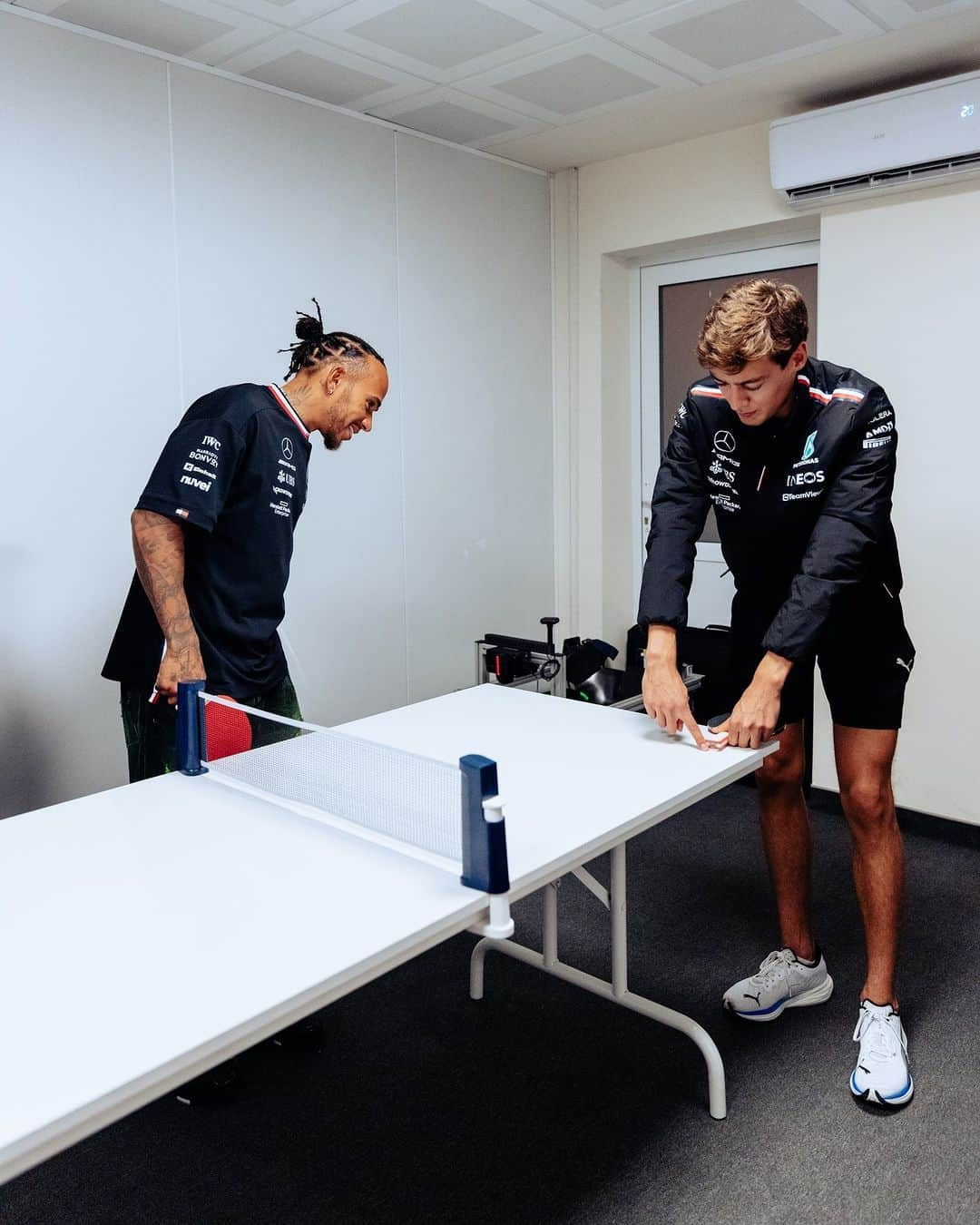 ルイス・ハミルトンさんのインスタグラム写真 - (ルイス・ハミルトンInstagram)「Picked up points in Baku, but we’re leaving hungry. Hungry for so much more. Pace, performance, wins. We’re getting there. The dream is still alive with the dream team ⚔️」5月1日 23時14分 - lewishamilton