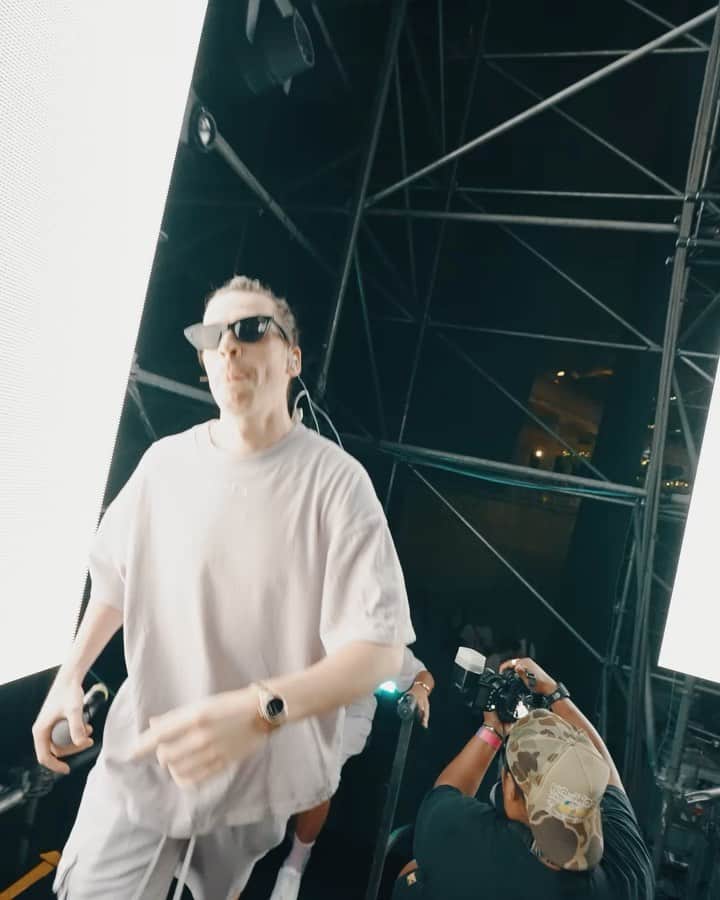 Yellow M.F. Clawのインスタグラム：「KL WAS NUTS LAST NIGHT」