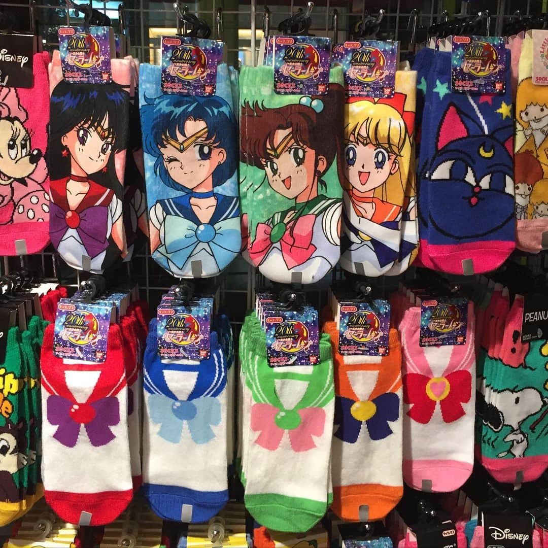 Sailor Moonさんのインスタグラム写真 - (Sailor MoonInstagram)「✨🌙 Looking forward to buying all the Sailor Moon socks in Japan when I go in October! Hope there are some fun Sailor Moon things going on!! 🌙✨  #sailormoon #セーラームーン」5月1日 23時33分 - sailormoon_sc