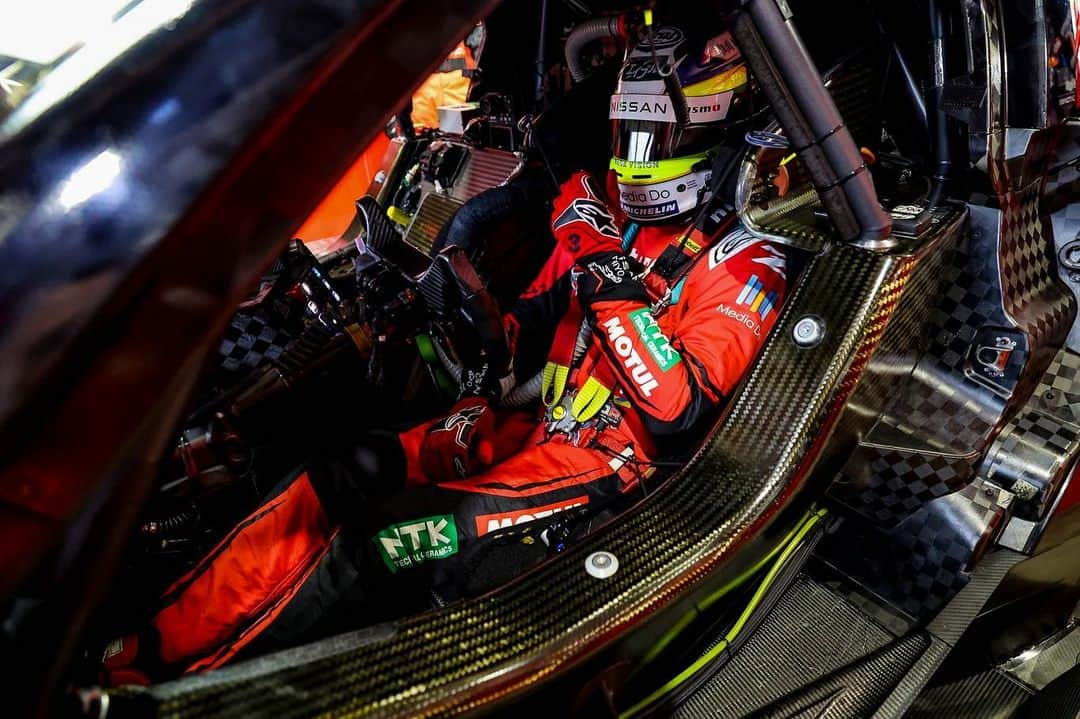 千代勝正さんのインスタグラム写真 - (千代勝正Instagram)「ゴールデンウィーク5月3-4日は、『SUPER GT Rd.2 FUJI GT450km RACE』🎏  今回は自分達の番にできるように、チームと共に頑張ります💪 応援よろしくお願い致します❗️  It will be SUPER GT Rd.2 Fuji on 3rd-4th/May. We try the best to be on top!  #Niterra #MOTUL #Z #NDDPRacing #MICHELIN #NISSAN #nismo #ニテラ #モチュール #日産 #ニスモ #千代勝正  #高星明誠 #SUPERGT #スーパーGT ©︎nismo」5月1日 23時34分 - chiyokatsumasa