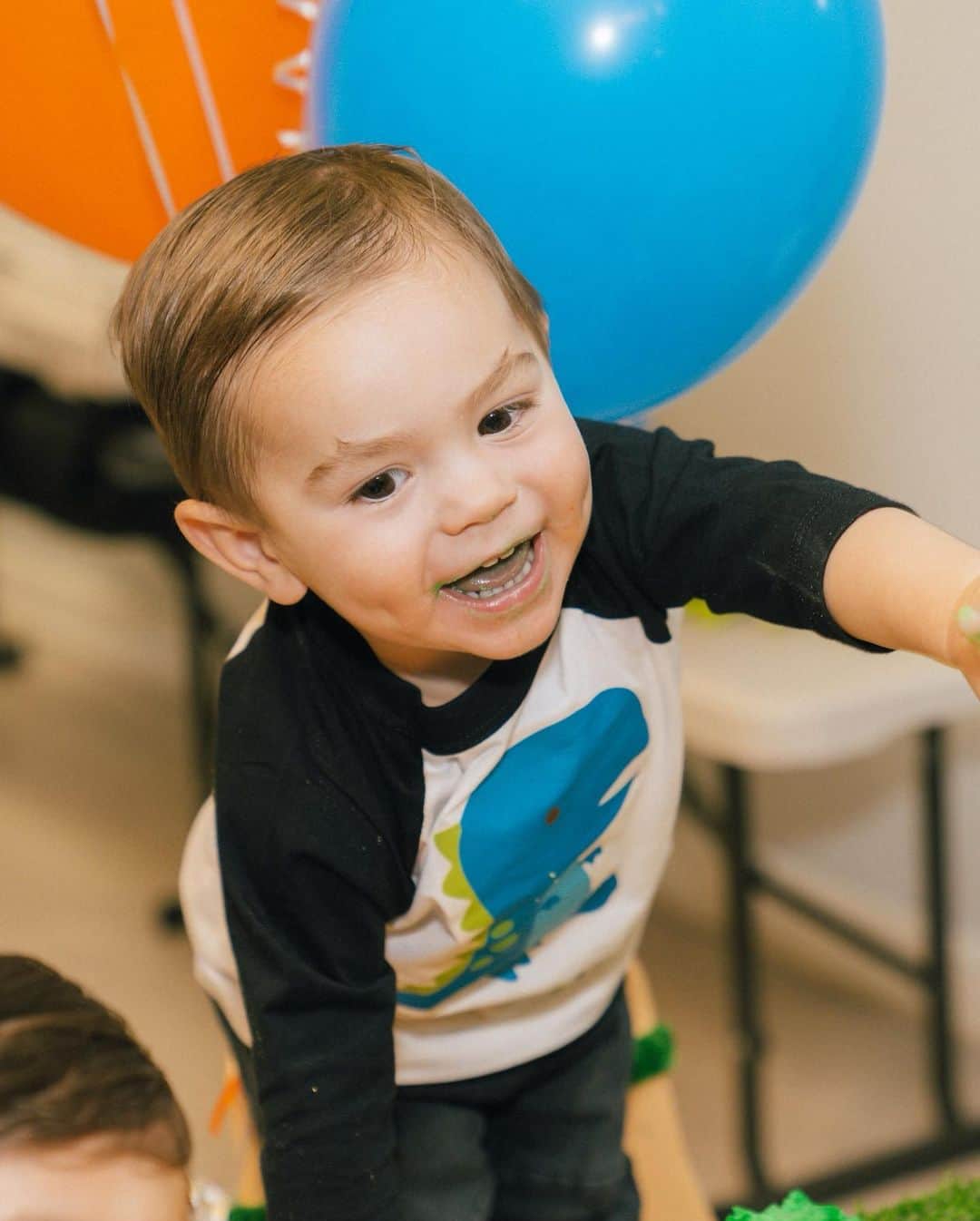 ディーナ・ニコール・コルテーゼさんのインスタグラム写真 - (ディーナ・ニコール・コルテーゼInstagram)「My baby turns 2 today .. I can’t believe how fast time flew.. I feel like I was just in Vegas filming telling my roomies I was pregnant .. when cami was in my belly he was the most relaxed chill baby .. sometimes I needed to push him Around to make sure he was okay .. I told everyone this kid is going to be my chill kid .. welp here we are two years later and boy.. Cameron your my little spit fire .. my little bruiser .. everyday you impress with all the new things you learn and do.. your so independent for a two year old and you def March to the beat of your own drum .. but your also such a cuddly little pea.. and love your mommy and brother and daddy so so much.. your so affectionate and loving please never stop cuddling me  my little cuddle bug .. I love you so so much my little cami .. have the happiest birthday ❤️」5月2日 0時10分 - deenanicole