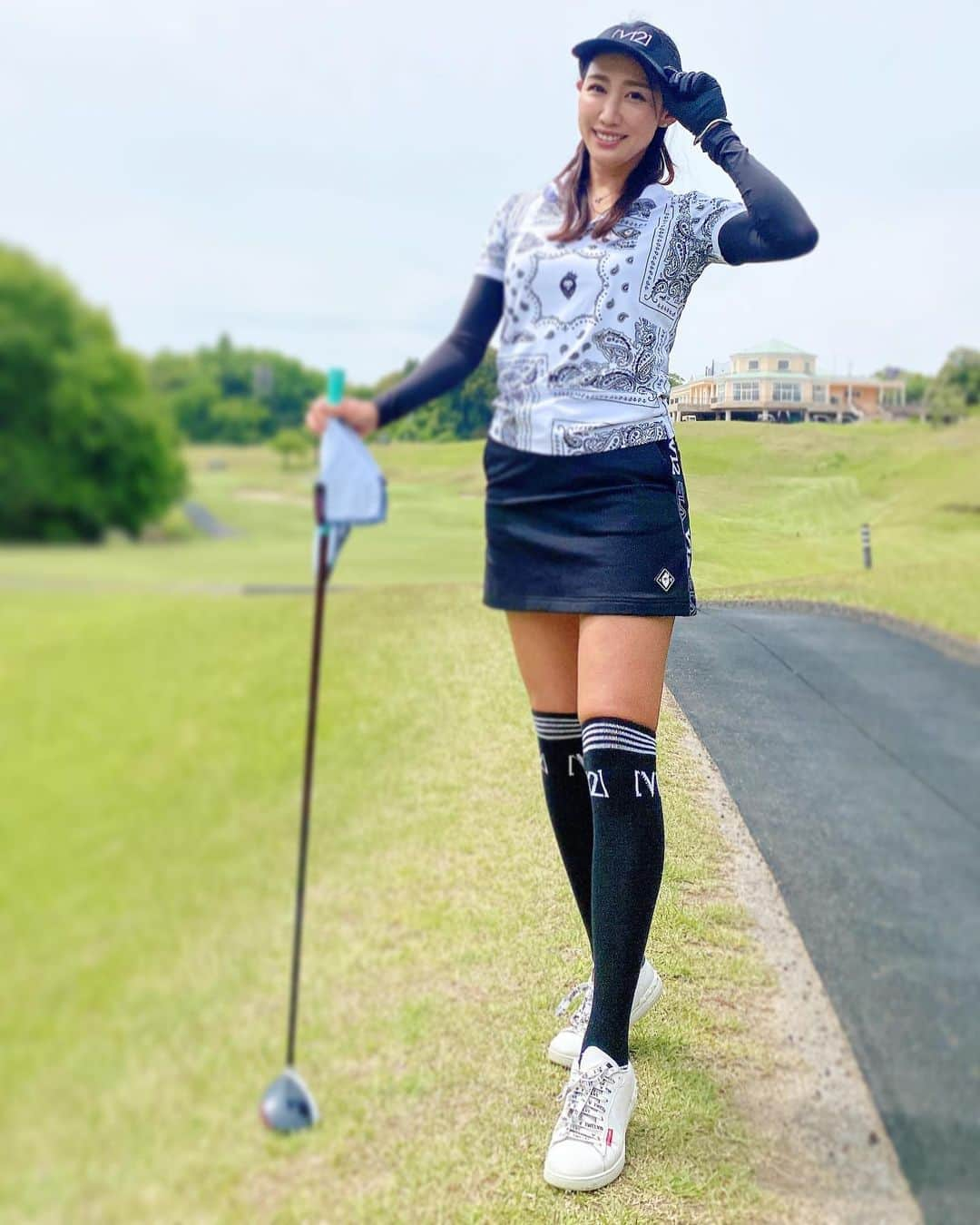 yurieさんのインスタグラム写真 - (yurieInstagram)「コンペのコーデ💗  @v12golf_official    #v12 #v12golf #golf #golfswing #golffashion  #golfwear #golfoutfit #ゴルフ好き #ゴルフ初心者 #ゴルフ練習 #ゴルフ女子 #ゴルフ男子 #ゴルフ上手くなりたい #ゴルフ好きと繋がりたい#ゴルフウェアー  #ゴルフスイング #골프 #ゴルフコーデ #スポーツ女子 #ゴルフ旅 #高尔夫球 #กอล์ฟ」5月2日 0時14分 - yurie808golf