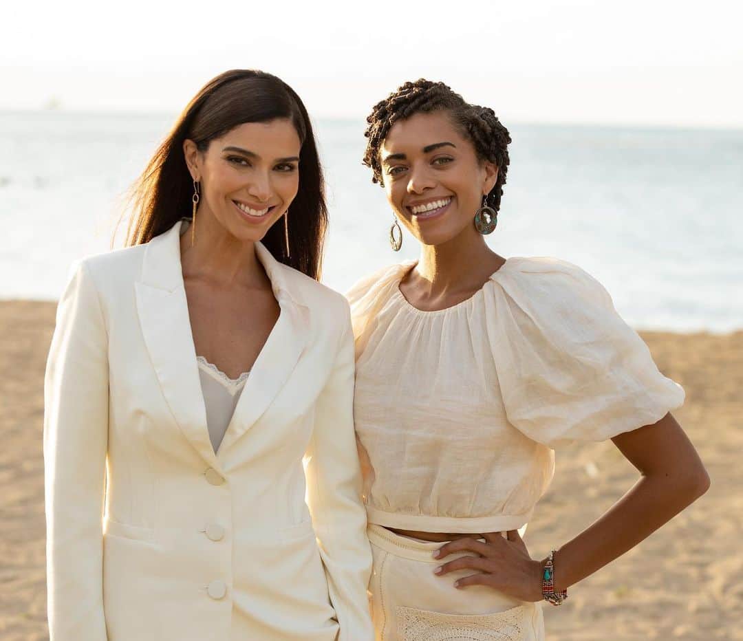ロゼリン・サンチェスのインスタグラム：「Tonight it’s a special episode of @fantasyislandtv with this beauty @kiarabarnesofficial   Don’t miss it at 9pm/8c on Fox  #fantasyisland  #elenaandruby」