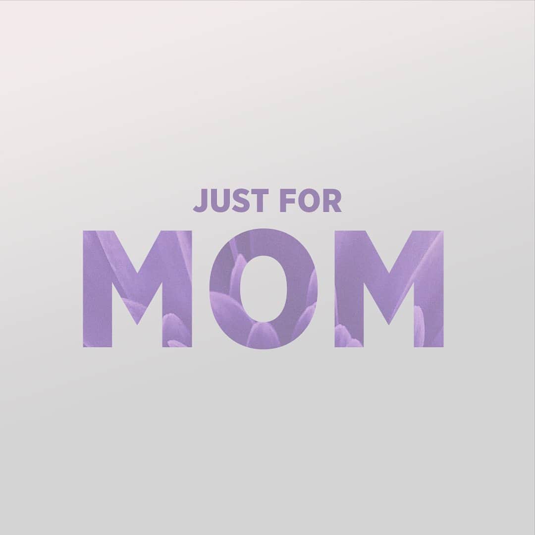 タイメックスさんのインスタグラム写真 - (タイメックスInstagram)「Fresh-picked for mom. 💐  Celebrate the mother figure in your life—from the moms, grandmoms and step moms to the cat, dog and plant moms, awesome aunts, sisters and mentors.⁣ ⁣ #timex #MothersDay #GiftGuide #MothersDayGift #GiftIdeasforHer #GiftsforHer」5月2日 0時37分 - timex