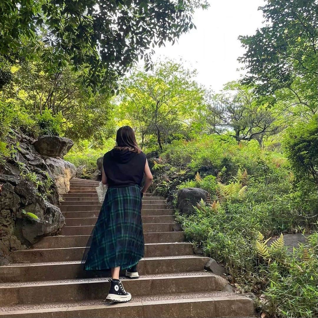 矢吹世奈のインスタグラム：「🍃 5月も頑張りましょ！  撮るのも撮られるのも苦手🙃  #5月」