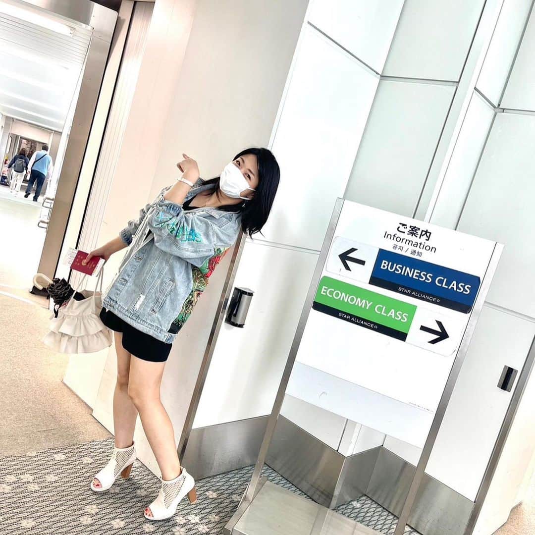 範田紗々さんのインスタグラム写真 - (範田紗々Instagram)「✈️３時間ちょいの台湾でビジネスとか初めて😳 葵マリーさんが連れてってくれた❣️ 誕プレなのか舞台お疲れさまなのか、３年半ぶりの台湾😭 幸せ… #葵マリー #台湾旅行」5月2日 0時46分 - handa_sasa