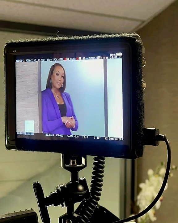 ヴィヴィカ・A・フォックスのインスタグラム：「GM Dawlings! BOOM! #AnotherOne Happy to share that I'm back w a NEW @lifetimetv film! Been busy directing but always LUV acting too! Stay tuned for more info soon! Makeup @chenoarunningfox Hair @kenyaonhair Rocking @bellofcalifornia purple suit & shirtdress Also! @steviethedesigner dress compliments of @thereallraye1 #LifeIsGood #GodIsGood #Blessed #Respect #GurlPower #VivicaFoxHair #TeamVivica #TeamFox #MyGrindDontStop #LegitimateCareers #BossMoves #LoveWins #FilmLife #Actress #Producer #ClassicBadChick 🔥👸🏽🤑🎬🔥」