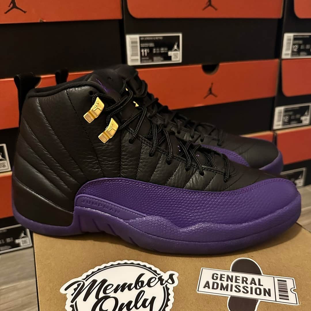 Sneaker Newsさんのインスタグラム写真 - (Sneaker NewsInstagram)「Detailed look at the Air Jordan 12 "Field Purple"! These are inspired by Gary Payton's PE from his time with the Lakers. A release is expected on July 29th, 2023. LINK IN BIO for a closer look.」5月2日 0時57分 - sneakernews