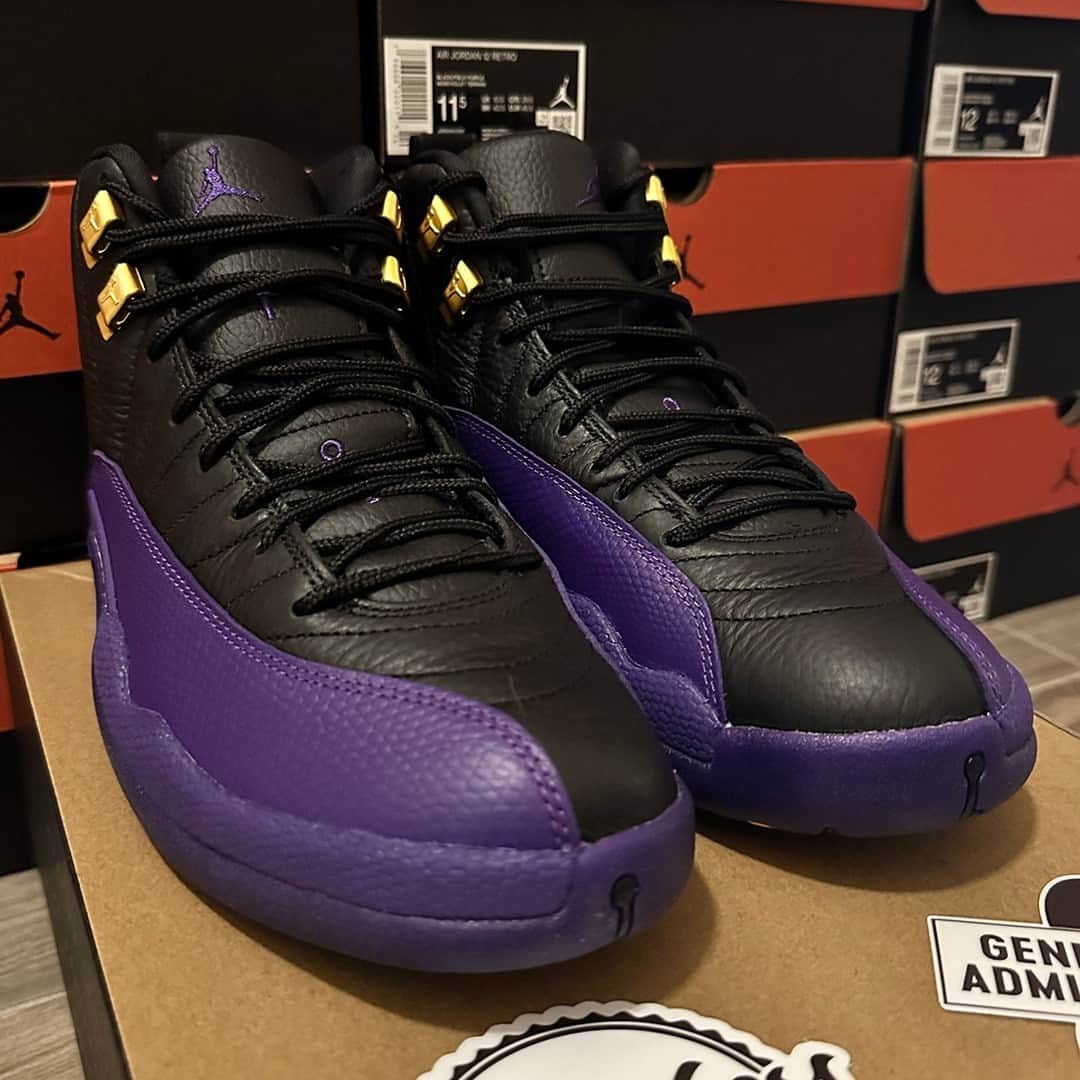 Sneaker Newsさんのインスタグラム写真 - (Sneaker NewsInstagram)「Detailed look at the Air Jordan 12 "Field Purple"! These are inspired by Gary Payton's PE from his time with the Lakers. A release is expected on July 29th, 2023. LINK IN BIO for a closer look.」5月2日 0時57分 - sneakernews