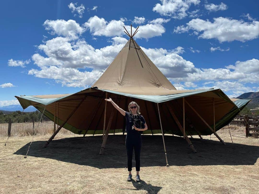 チェルシー・ルーズさんのインスタグラム写真 - (チェルシー・ルーズInstagram)「Proud is an accurate description of how I feel this morning following the first annual We Send Climbing Festival - that I brought to life.   But I couldn’t have done it without my friends who really stepped up in coming forward with beautiful and fun ideas, in helping the weekend run smoothly, in supporting me in the many ways that y’all did, and I just simply being A+ humans and helping create the environment that I wanted to within the festival.   I created this festival for many reasons - one of which was to create space that was warm and welcoming to all participants. Why? Well, I’ve been part of festivals, as a professional athlete and instructor, where I didn’t feel welcome. Things felt clique-y and I didn’t know where I fit in and I was so uncomfortable outside of the clinics I taught that I wished I weren’t there. And if I, a cis white woman who’s a professional climber and instructor felt that way, I knew I couldn’t be the only one experiencing those feelings, right?! Unfortunately, right.   What I witnessed come to life this weekend was ✨magical ✨. The feedback I got from people brought me to tears. Seeing the engagement from everyone made this journey of bringing this festival to life so very worth it. I am speechless beyond saying …  … thank you all so very much for being rad humans who opened your arms to one another at the festival. Thank you for trusting me and @shesendscollective - thank you thank you thank you.   I promise to share more but this girl is simply exhausted and I just couldn’t hold back my thanks and some of these rad and beautiful moments from the weekend.   1. Group photo 2. Night life  3. @molly.mitchell presentation brought to you by title sponsor @adidasterrex  4. Friday night mingle and s’mores  5. @shesendscollective guides and athletes (@molly.mitchell, @trainhardclimbhard, @tammyfaye and @jamielogan940 ) getting ready to teach their clinics for the day! @adabodata @carlynclimbs @katmckittens @talesbyari @becca.droz  6. Participation in the Mental Health Workshop facilitated by @aleyaoutside and @laurel.climbs 🌟 7. All of the mental health workshop attendees!  8. Games with our Emcee @heidimaserati🌟 9. Fashion show!  10. ✅」5月2日 1時19分 - chelseanicholerude