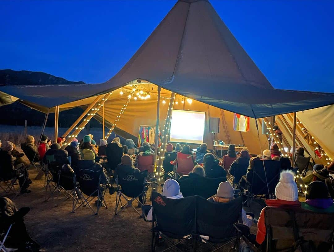 チェルシー・ルーズさんのインスタグラム写真 - (チェルシー・ルーズInstagram)「Proud is an accurate description of how I feel this morning following the first annual We Send Climbing Festival - that I brought to life.   But I couldn’t have done it without my friends who really stepped up in coming forward with beautiful and fun ideas, in helping the weekend run smoothly, in supporting me in the many ways that y’all did, and I just simply being A+ humans and helping create the environment that I wanted to within the festival.   I created this festival for many reasons - one of which was to create space that was warm and welcoming to all participants. Why? Well, I’ve been part of festivals, as a professional athlete and instructor, where I didn’t feel welcome. Things felt clique-y and I didn’t know where I fit in and I was so uncomfortable outside of the clinics I taught that I wished I weren’t there. And if I, a cis white woman who’s a professional climber and instructor felt that way, I knew I couldn’t be the only one experiencing those feelings, right?! Unfortunately, right.   What I witnessed come to life this weekend was ✨magical ✨. The feedback I got from people brought me to tears. Seeing the engagement from everyone made this journey of bringing this festival to life so very worth it. I am speechless beyond saying …  … thank you all so very much for being rad humans who opened your arms to one another at the festival. Thank you for trusting me and @shesendscollective - thank you thank you thank you.   I promise to share more but this girl is simply exhausted and I just couldn’t hold back my thanks and some of these rad and beautiful moments from the weekend.   1. Group photo 2. Night life  3. @molly.mitchell presentation brought to you by title sponsor @adidasterrex  4. Friday night mingle and s’mores  5. @shesendscollective guides and athletes (@molly.mitchell, @trainhardclimbhard, @tammyfaye and @jamielogan940 ) getting ready to teach their clinics for the day! @adabodata @carlynclimbs @katmckittens @talesbyari @becca.droz  6. Participation in the Mental Health Workshop facilitated by @aleyaoutside and @laurel.climbs 🌟 7. All of the mental health workshop attendees!  8. Games with our Emcee @heidimaserati🌟 9. Fashion show!  10. ✅」5月2日 1時19分 - chelseanicholerude