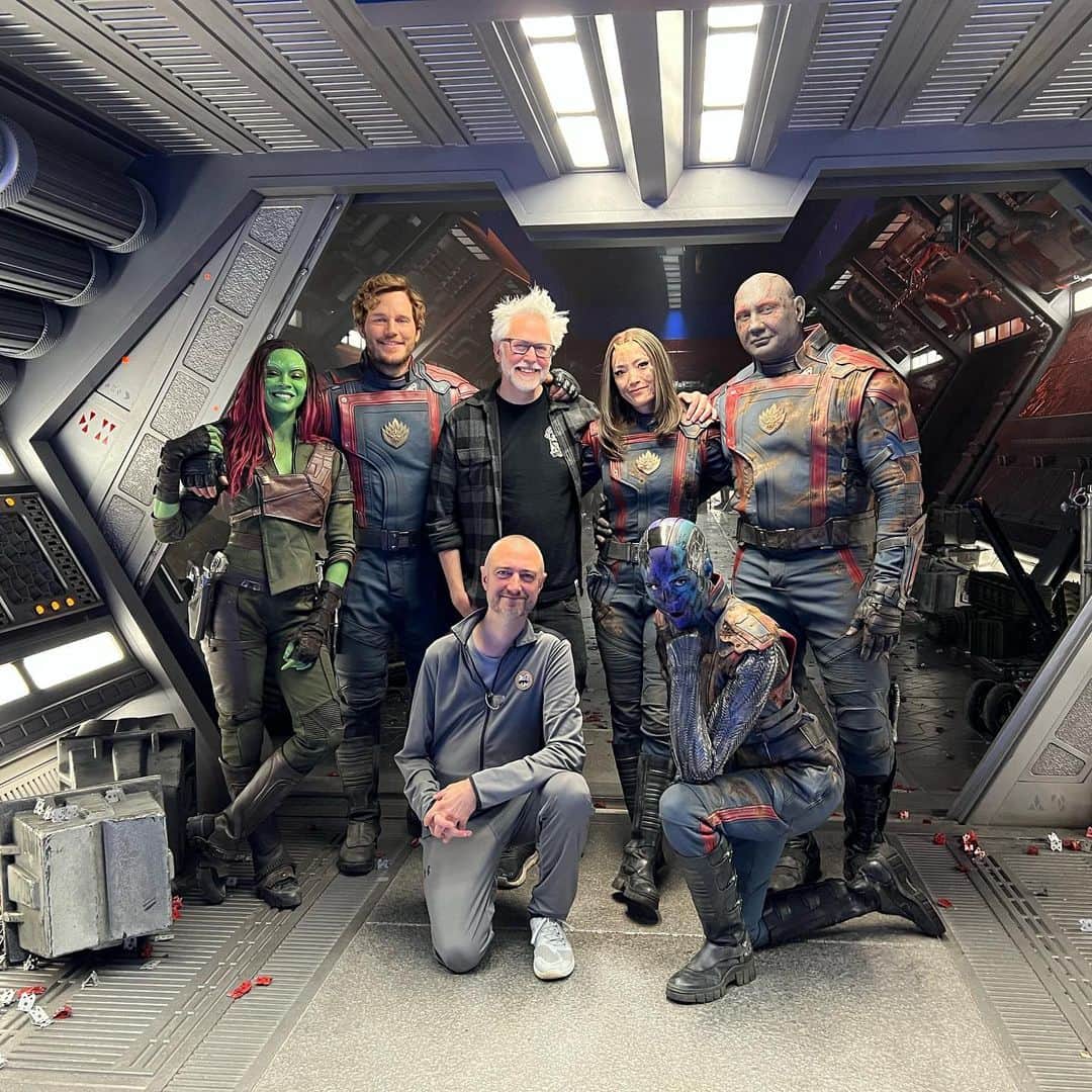 のインスタグラム：「Photo from moments after the last time, likely forever, we shot with the full on set Guardians cast all at once. 🥲💜 #GotGVol3 opens in just a few days. Hope to see you at the movies.」