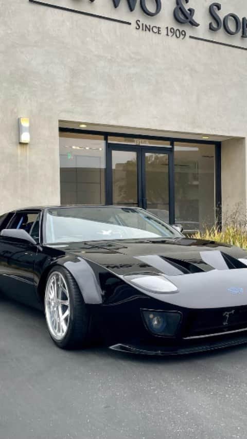 Classics Dailyのインスタグラム：「@73blkpntr DeTomaso Pantera. 🎥 @keystoneautomotiveoperations _ #classics #instacars #car #americanmuscle #cars #horsepower #musclecar #classic #classiccar #classicsdaily」