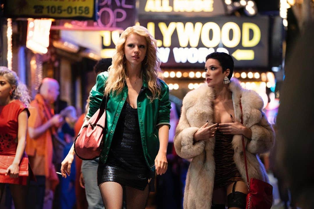 Halseyのインスタグラム：「a lil first look at #Maxxxine !!! @xmovie」