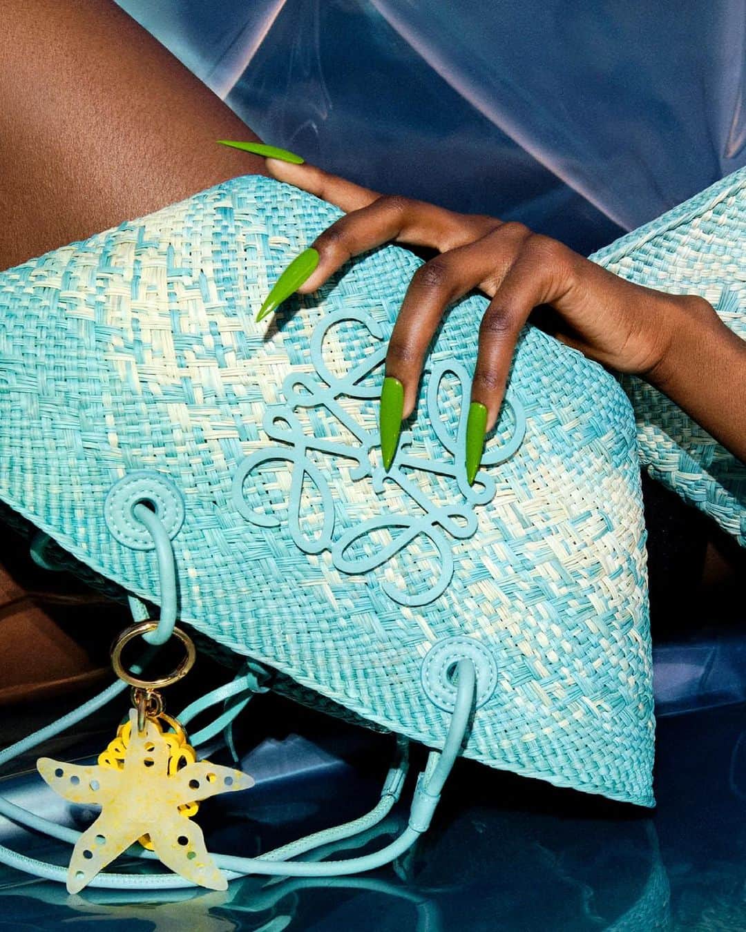 Loeweのインスタグラム