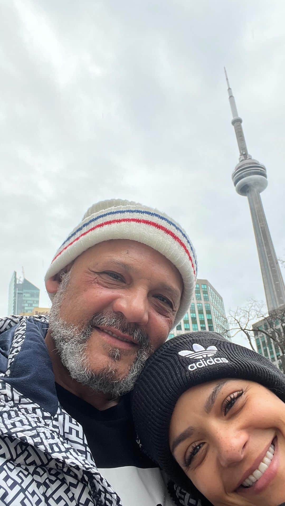 クリスティーナ・ミリアンのインスタグラム：「My Dad is the real star here 😋 love you @cubanpuro2」