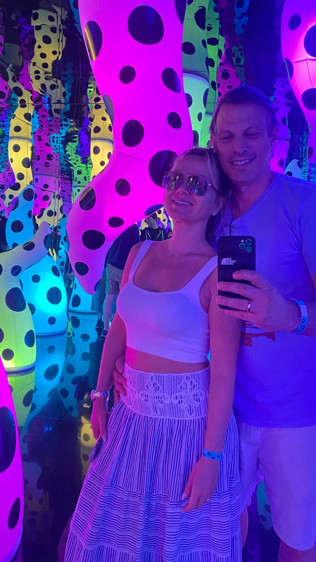 Eliana Michaelichin Bezerraのインスタグラム：「E se não houver amanhã, vc foi feliz hoje?   #yayoikusama」
