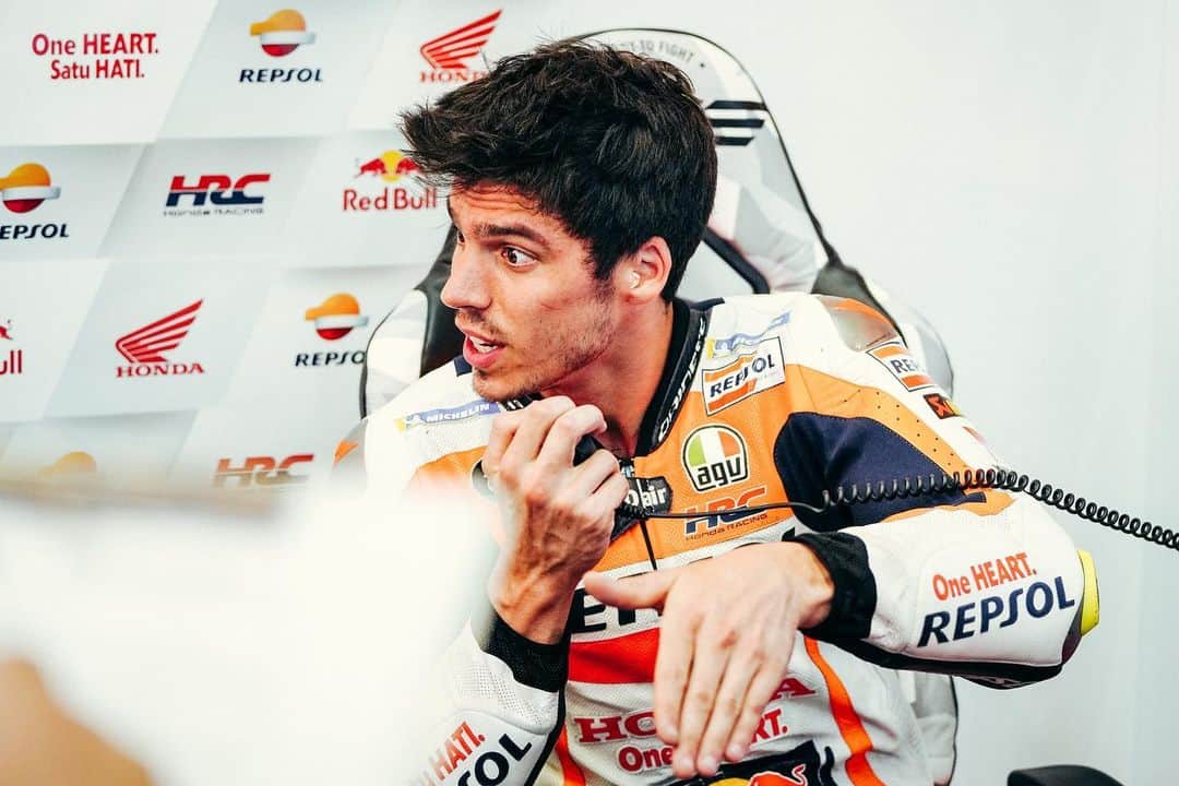 レプソル・ホンダさんのインスタグラム写真 - (レプソル・ホンダInstagram)「6️⃣7️⃣ laps for the 3️⃣6️⃣. Working on building his base, @joanmir36official completed a short but busy day in Jerez.   “It was a positive day overall. We worked to improve our base setup and we were able to try many different things like aerodynamics and some items to make me more comfortable on the bike. Crashing during a test complicates things because you have to change your plans a bit, even so we did most things. I think we have improved our base which will help for the next race. An intense but short test, now we try and relax a little bit and come back stronger in Le Mans.”」5月2日 2時39分 - hrc_motogp