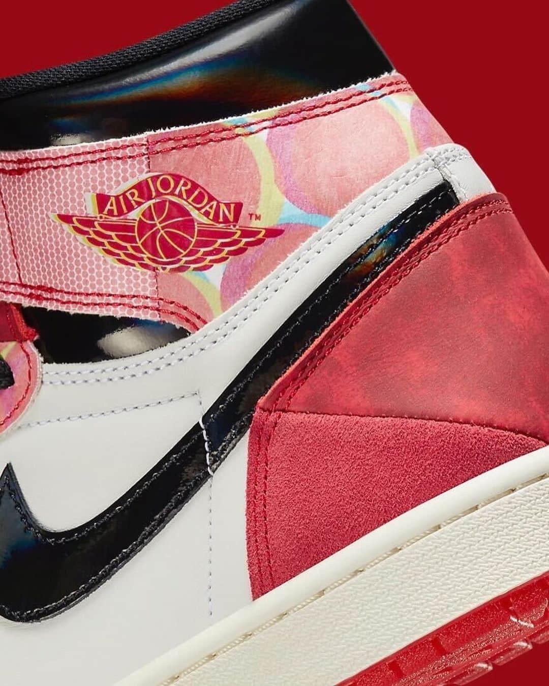 Nice Kicksさんのインスタグラム写真 - (Nice KicksInstagram)「The Spider-Man: Across the Spider-Verse x Air Jordan 1 is almost here 🕷️🕸️ Are you trying for a pair? 👀 @nicedrops   LINK IN BIO for more info 📲」5月2日 2時42分 - nicekicks
