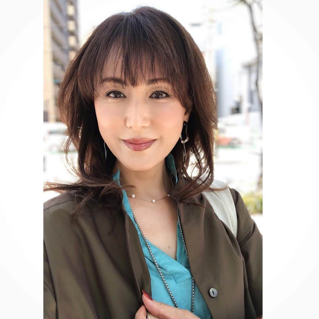 Yuuのインスタグラム：「♡ おはようございます  いいお天気だったので　 新しいお店散策  電車乗り継いであちらこちらへ  楽しい1日でした❤️  #おはようございます #haveagoodday   🦋悠々凜々🦋  #笑うかどには福来たる #around50 #今日1日を大切に　 #アラフィフ　 #大人女子 #セルフィー #smile  #selfy   いつも沢山の👍いいね📝&コメント 本当にありがとうございます  とても癒されてます💓」
