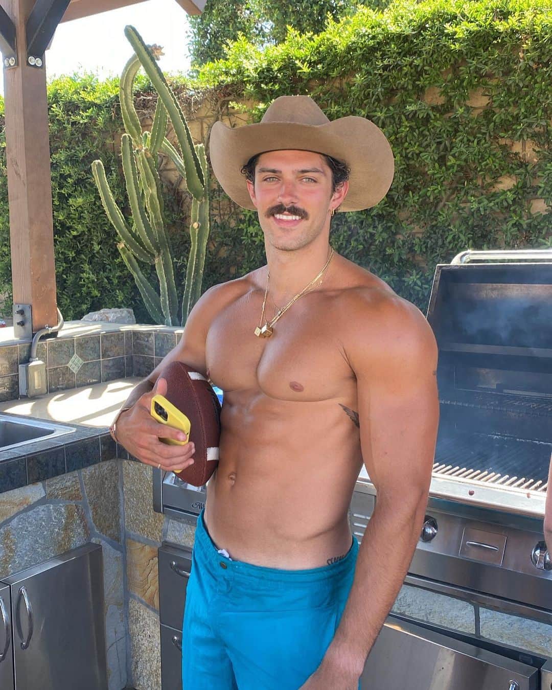 Steven Kellyのインスタグラム：「buzzed and shvitzed at the same damn time」
