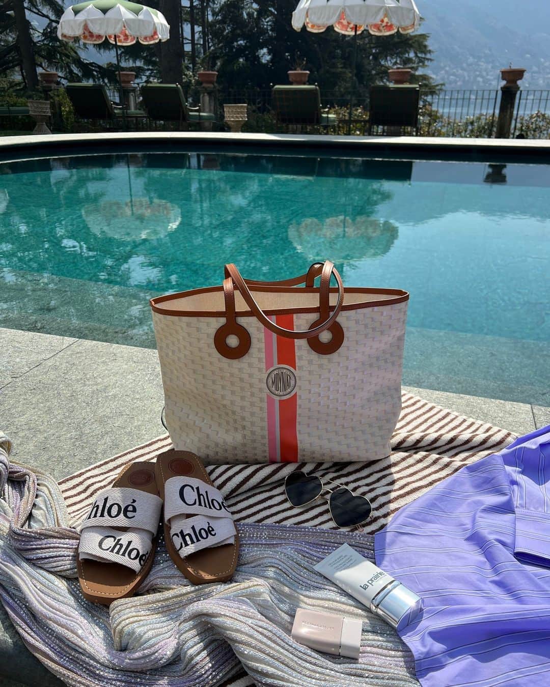 Harrodsのインスタグラム：「To those who booked a weekend away this Bank Holiday, you are winning. What’s your poolside essential?  Location: @‌passalacqualakecomo @abercrombiekent  #Harrods」