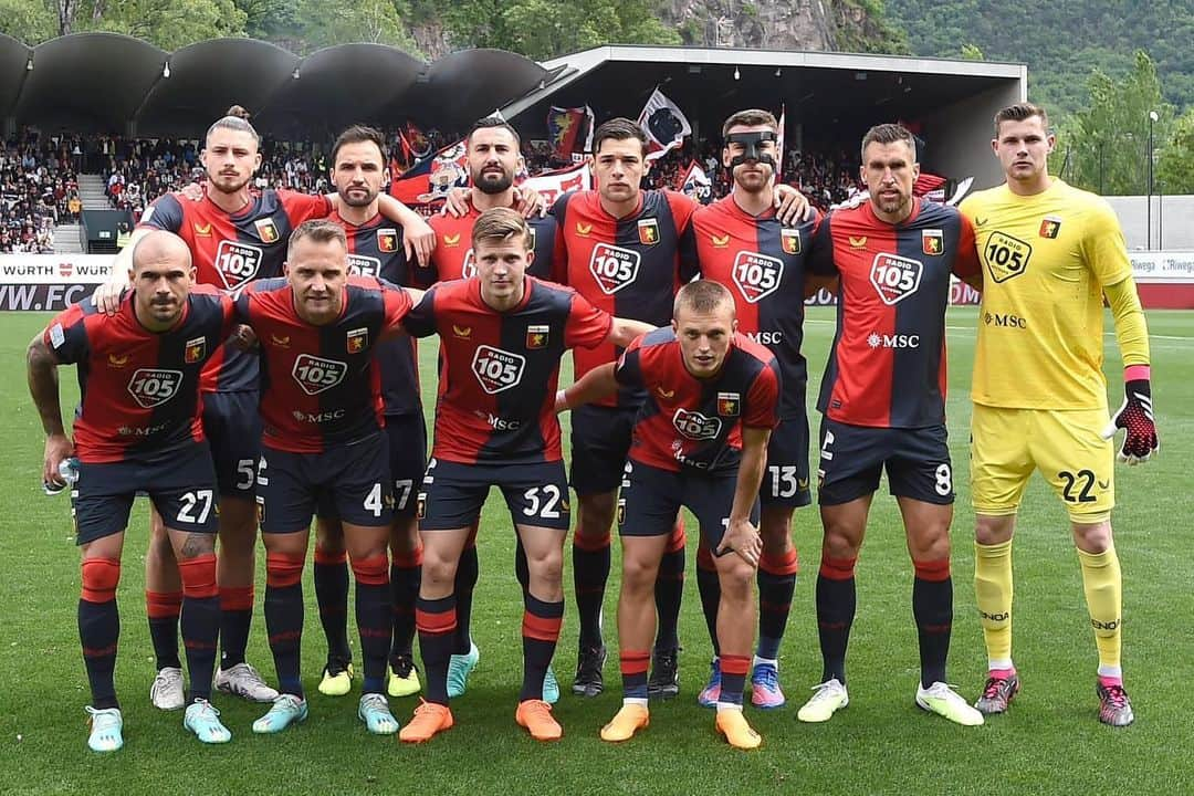 ステファノ・ストゥラーロのインスタグラム：「Partita tosta, difficile Torniamo a casa con un punto importantissimo. Ora ricarichiamo le batterie e prepariamoci alla prossima, TUTTI INSIEME🔴🔵 @genoacfc」