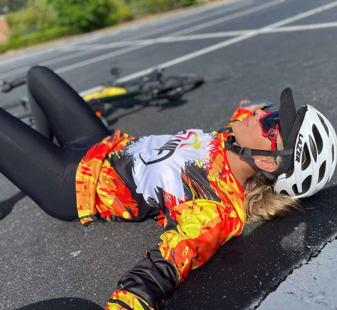 ベロニカ・ベガさんのインスタグラム写真 - (ベロニカ・ベガInstagram)「When you can’t tell the difference between your dreams and reality. @officiala2mia  Day 4 cycling from Atlanta to Miami creating awareness and raising funds for mental health.」5月2日 3時57分 - veronicavega