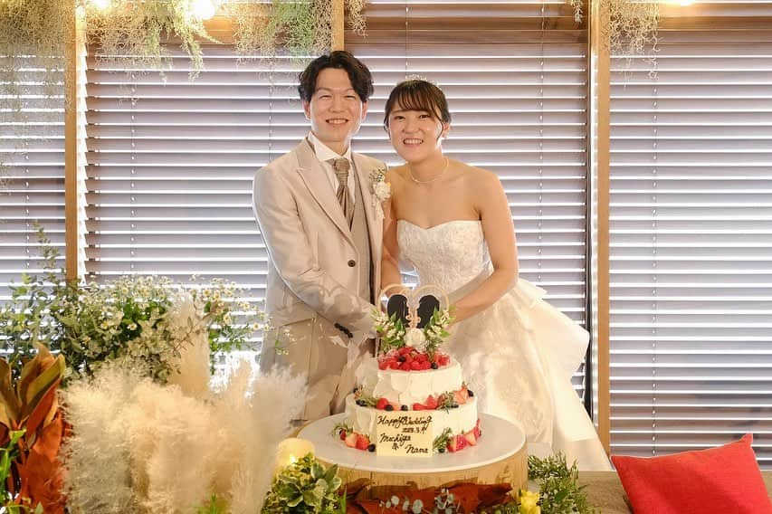 フォーチュン イン ザ テラス ≪新潟県新潟市：結婚式場≫さんのインスタグラム写真 - (フォーチュン イン ザ テラス ≪新潟県新潟市：結婚式場≫Instagram)「. #weddingcake  . . ウエディングケーキ入刀は 新郎新婦様の初めての共同作業と言われております。 . その由来は・・・ 愛し合うふたりがひとつのパンをわけ合うことによって永遠の愛を誓ったことからきています。 . . オリジナルceremonyで ゲストも楽しめるワンシーンを♪」5月2日 3時58分 - fortune_wedding