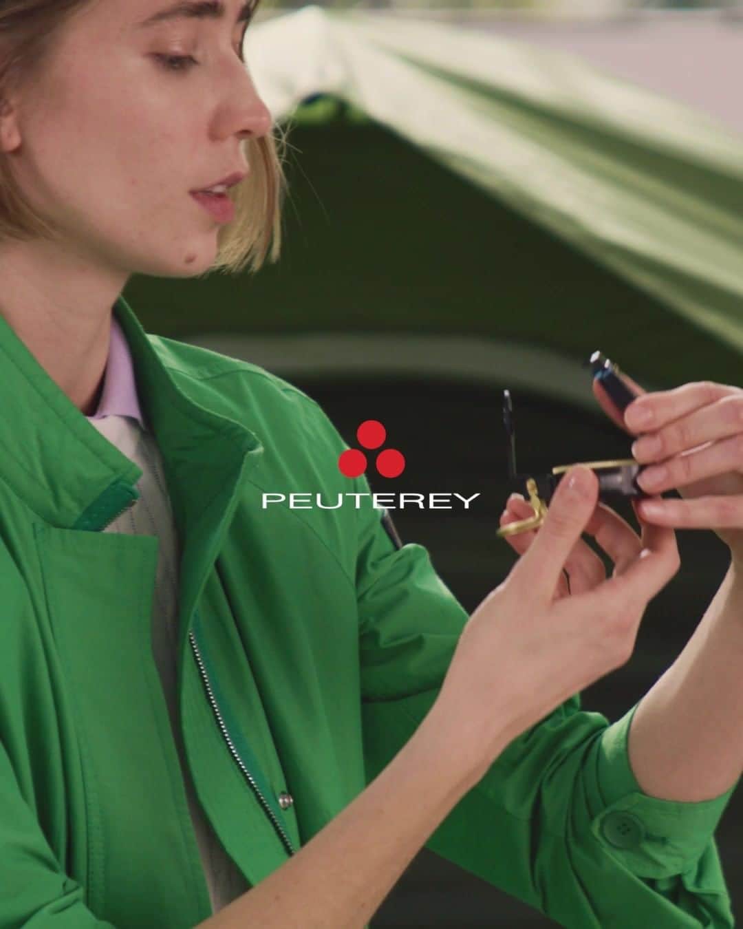 ピューテリーのインスタグラム：「Peuterey reinterprets the camping and hiking style, in a bold and bright way.  #EverydayChallenge #PeutereyAttitude #Peuterey #SS23」