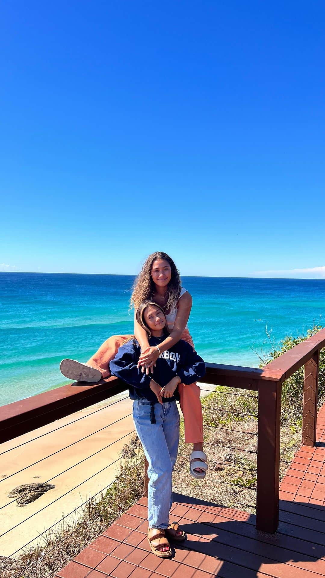 BILLABONG WOMENSのインスタグラム：「@lilianabowery and @Gracekama_ take over Burleigh to explore the place where @billabong all began! #TheFeelingIsForever」