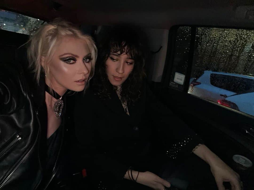 テイラー・モンセンのインスタグラム：「Night out with @theartistsg #NYC」