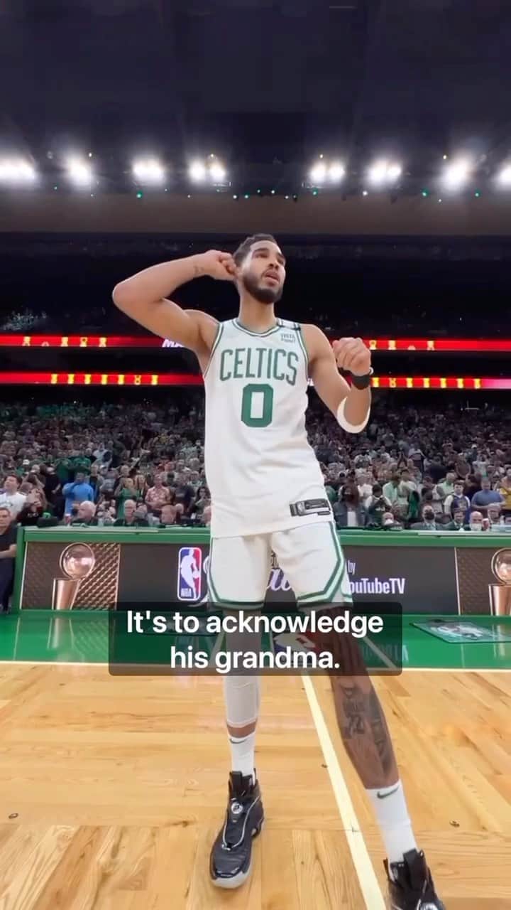 のインスタグラム：「Do you know why Jayson Tatum tugs his ears before every game? 👀 👂  JT & the Cs take on the Sixers TONIGHT in Game 1 at 7:30pm/et on TNT!」