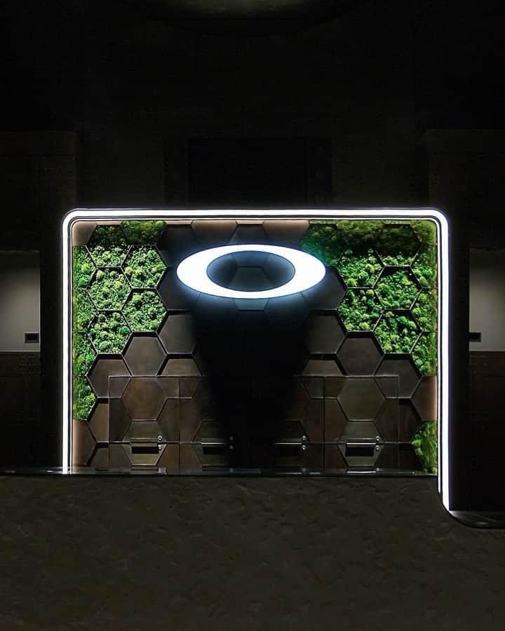 OAKLEYのインスタグラム：「The bunker doors have been re-opened to our reimagined lobby space in Oakley’s Interplanetary HQ in Southern California.   Built in 1997, One Icon serves as a portal to product innovation where Oakley designers, employees and athletes come together to define the future of performance technology.   The reimagined space showcases Oakley's DNA and rich history, and points to the meta-modern ethos of individuality, inclusivity and positivity.」